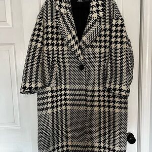 Zara Black and White Houndstooth Trench Coat
